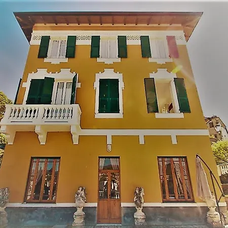 Grande In Con Terrazza Sul Mare Apartament *